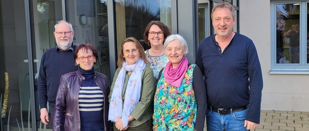 Seniorenbeirat Markt Uehlfeld mit der Seniorenbeauftragten (hinten mitte) und dem Ersten Bürgermeister (hinten rechts)